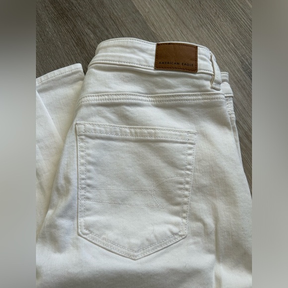 American eagle. White high rise jeans. 4L - Picture 1 of 5